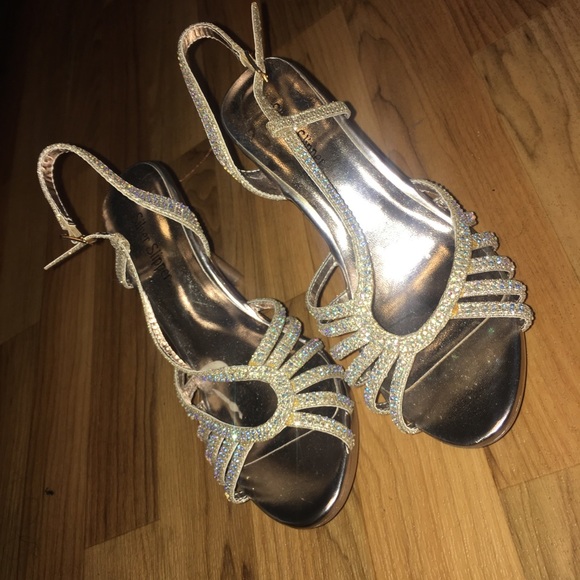 Heels - Picture 2 of 8